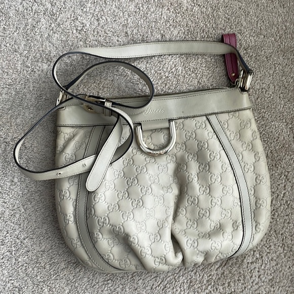Gucci Handbags - Gucci Vintage crossbody bag
